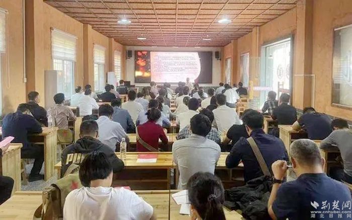 寧波、黃岡兩地人才交流現(xiàn)場。.webp.jpg.jpg